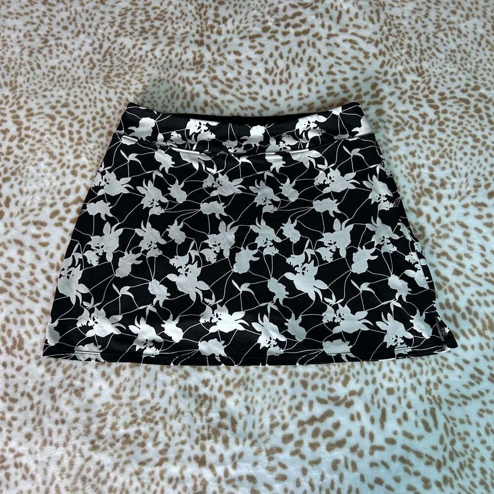 Tranquility by Colorado Clothing Skort Size Small Black White Floral